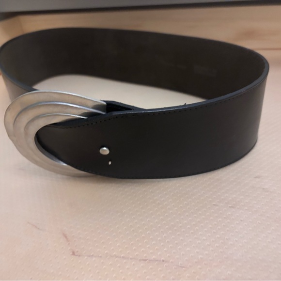 Vintage Wide Black Leather Belt with Silver Buckle. Robin Kahn - Picture 1 of 5